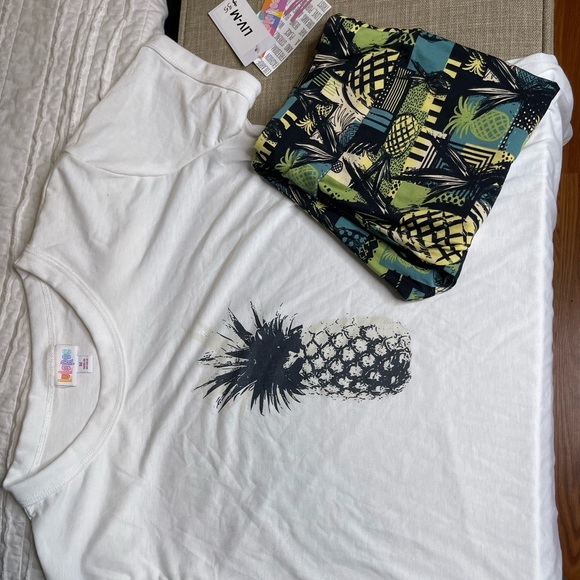 LulaRoe Pineapple Liv & Pineapple Leggings outfit - Picture 1 of 1